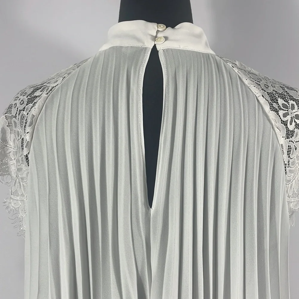 White, Banana Republic, pleaded,lace Medium, Top, Swing top, Trapeze - Picture 8 of 10